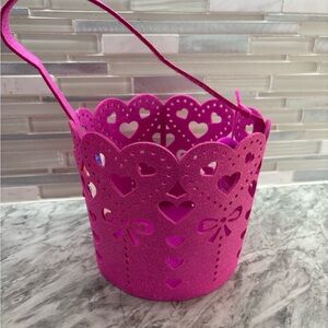 Spritz Vibrant Pink Heart and bow Basket